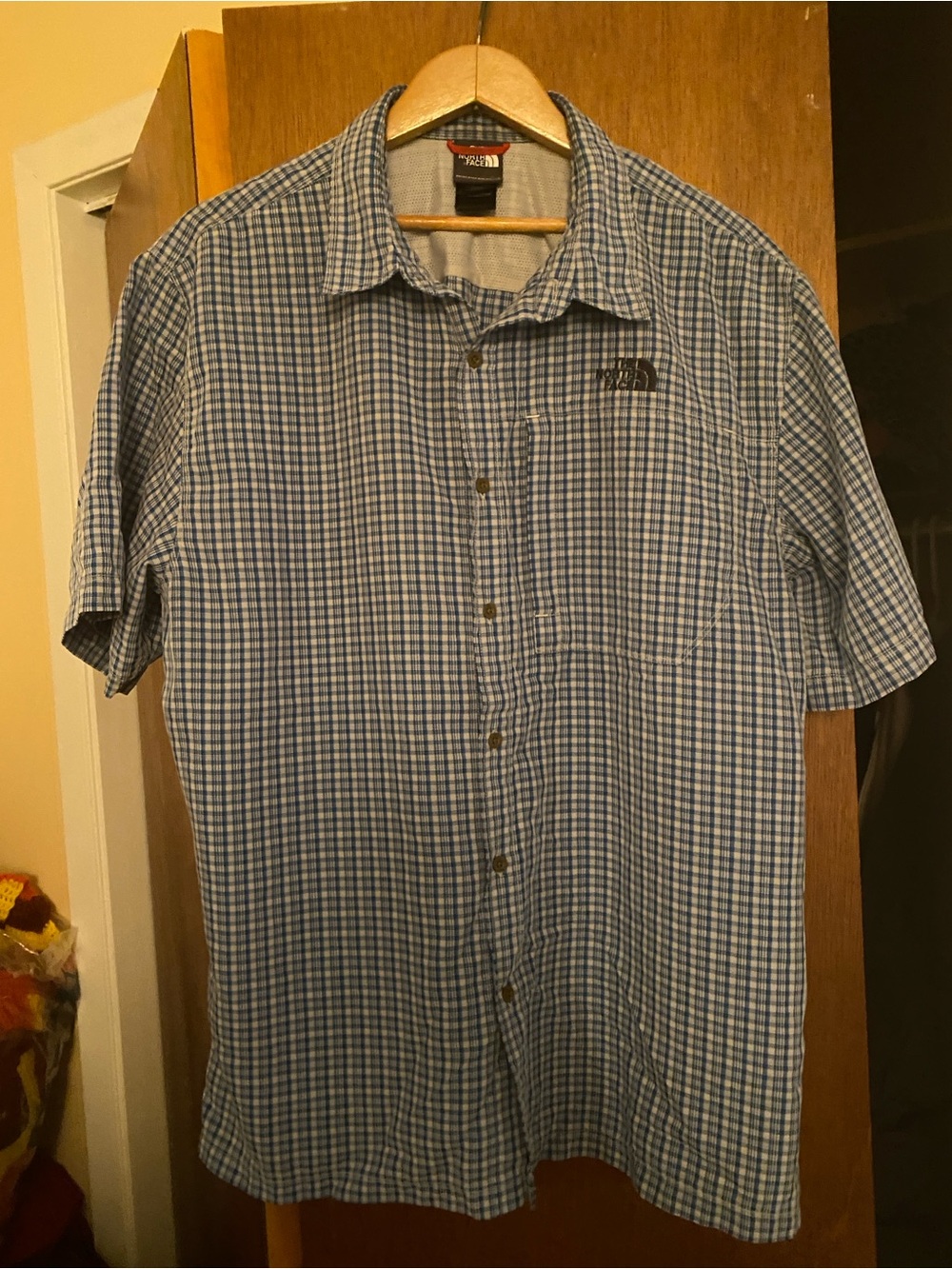 The North Face Men’s XL Plaid Short Sleeve Button Up Hiking Outdoor Shirt